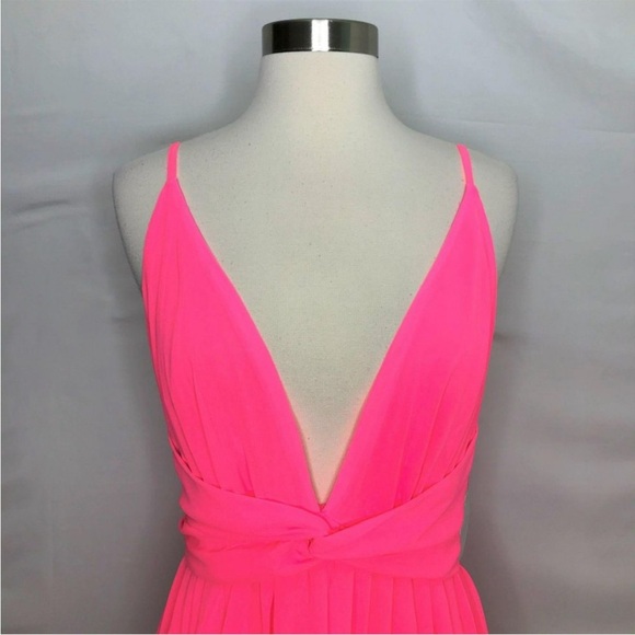 🩷Luxxel Neon Low Cut Baby Doll Pink Dress🩷 - Picture 2 of 7